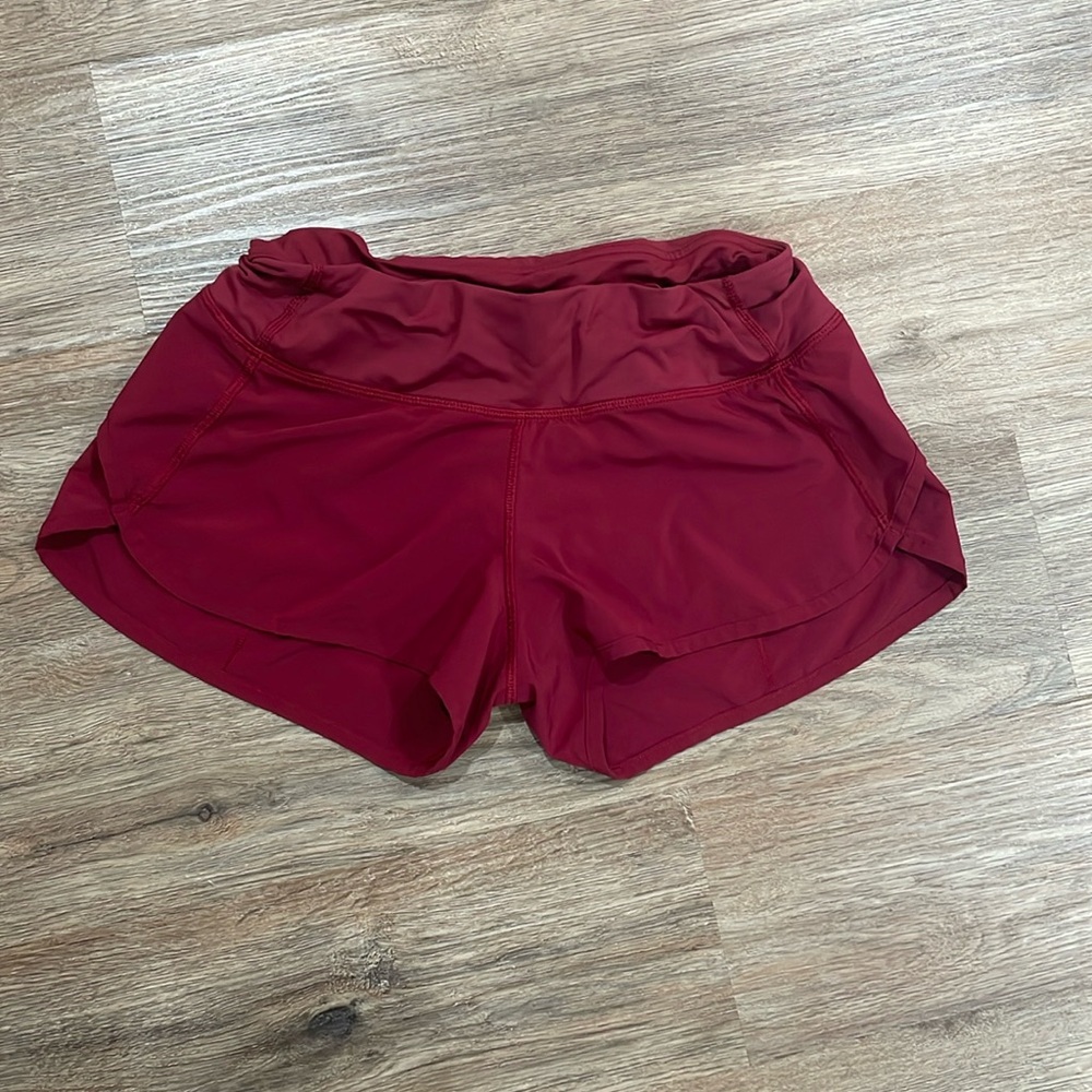 Lululemon Shorts red size 4